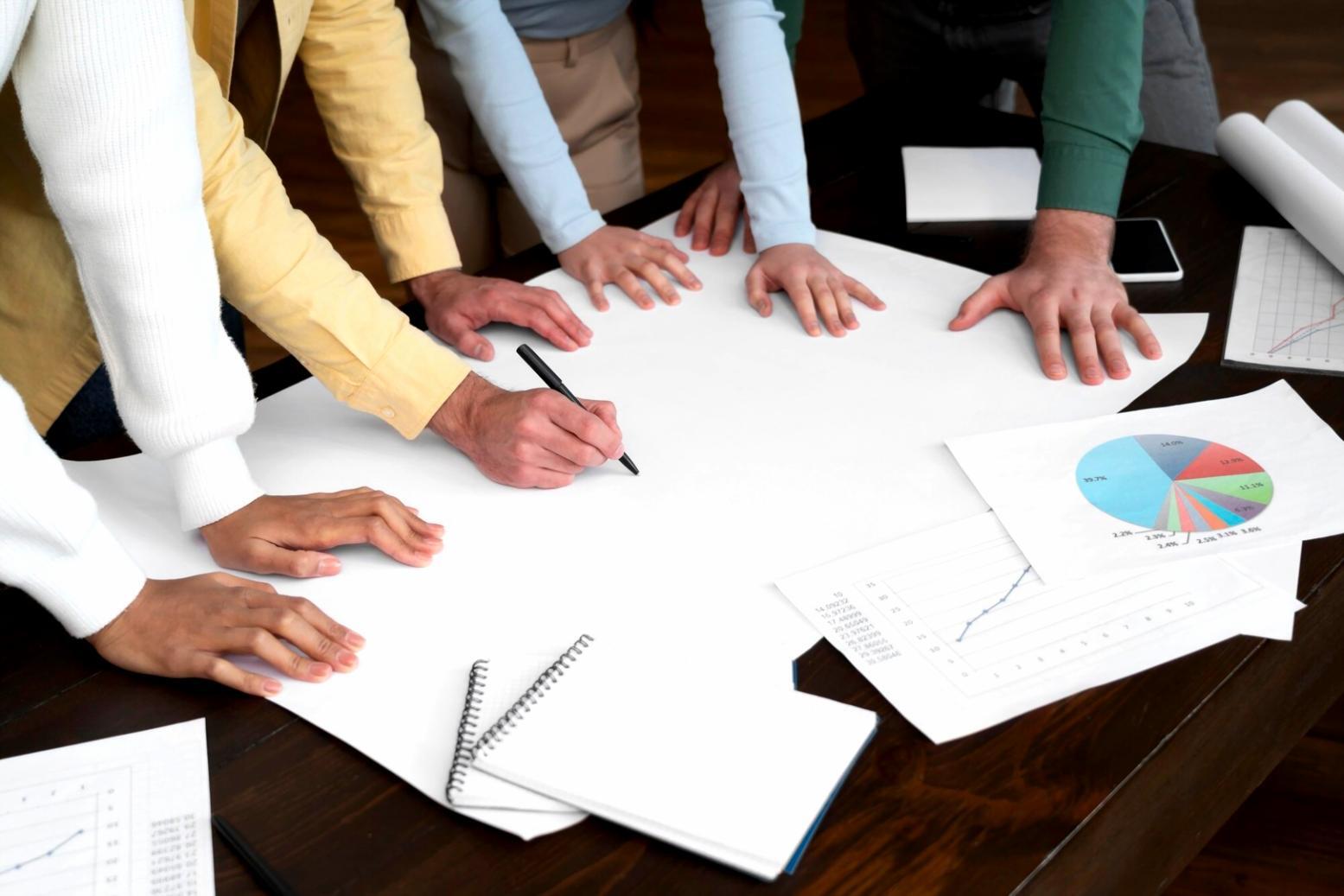 Wirtschaftliche Datenanalyse und Indikatorenauswertung